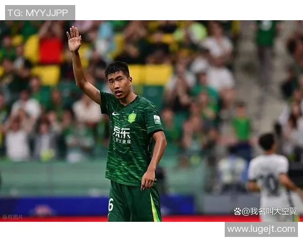 北京国安迎强敌鏖战绿茵赛场力争胜利展现首都足球荣耀